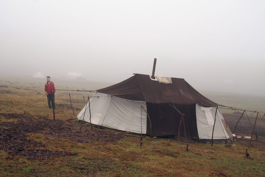 01-Nomads tent.jpg - Nomads tent